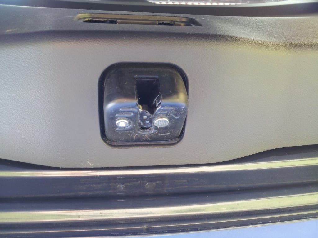 How to fix a loose rear latch on a Honda CRV Boot Door