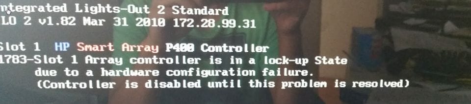 DL380G ARRAY CONTROLELR IS IN LOCK-UP STATE error message