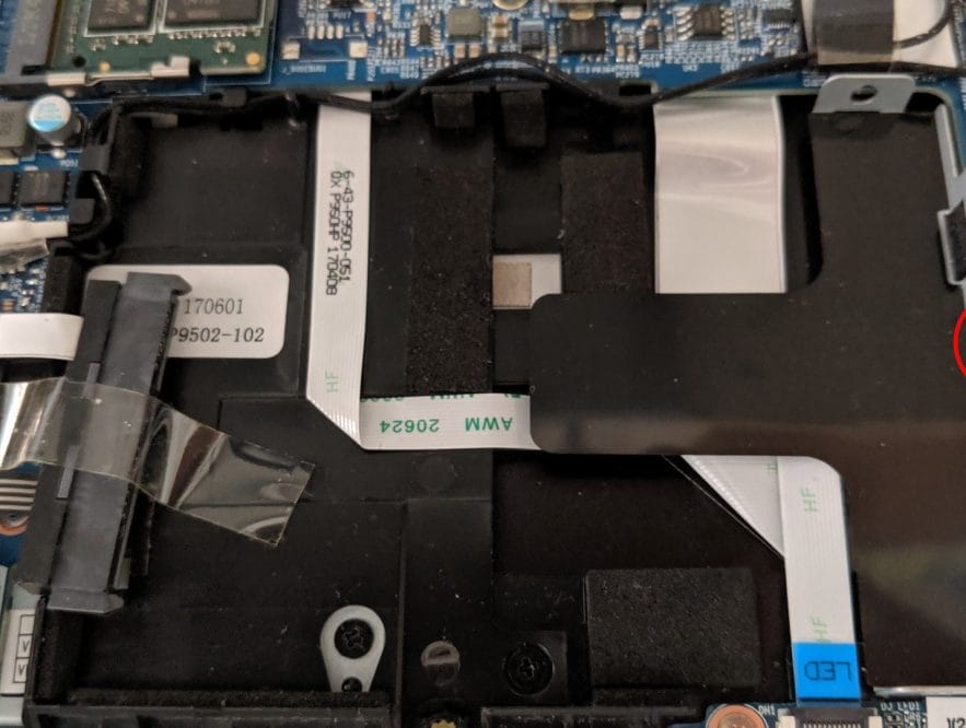 Business Legions - HOW TO OPEN THE METABOX P950HP BACK COVER SSD Bay screw