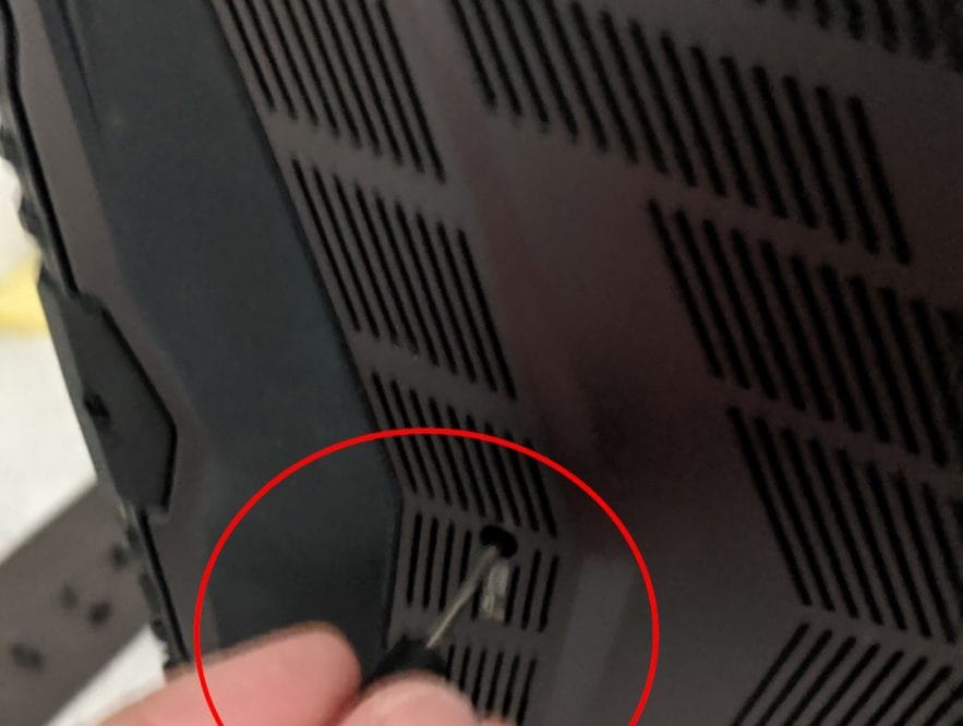 Business Legions - HOW TO OPEN THE METABOX P950HP BACK COVER Screwdriver Keyboard Hole